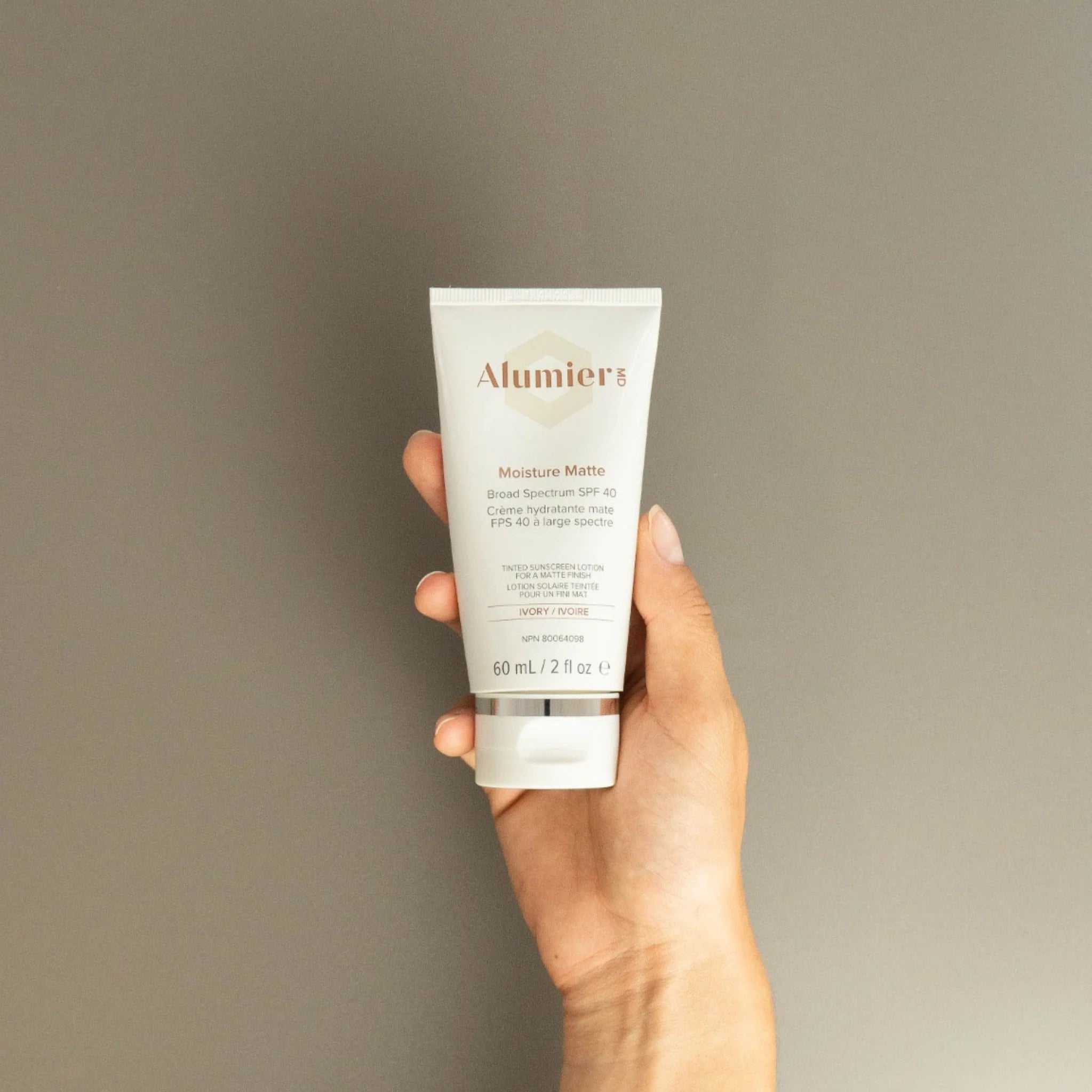 Alumier MD | Moisture Matte Broad Spectrum SPF 40 Ivory (60ml)