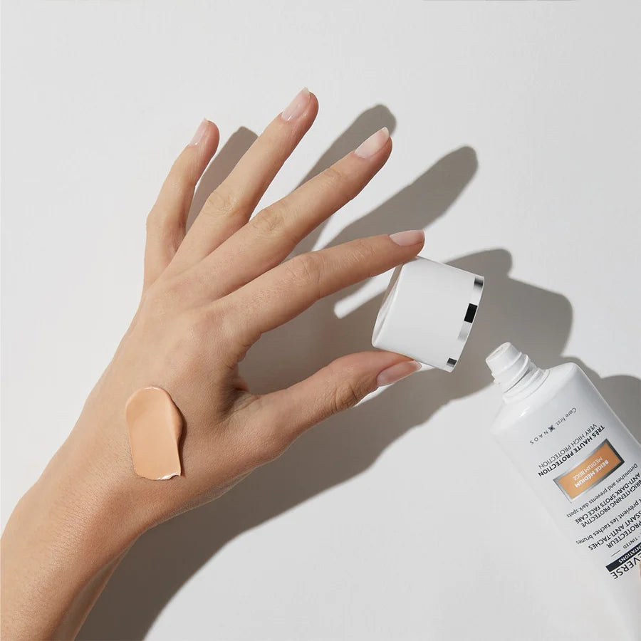 Institut Esthederm-Brightening Face Sun Protection SPF 50+ Tinted - Light Beige